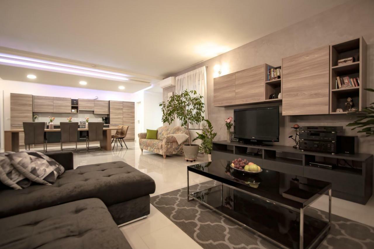 Apartma Nebo